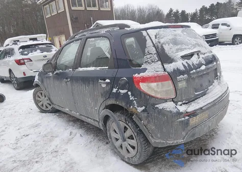 2010 Suzuki Sx4 Technology z USA, uszkodzony, nr VIN JS2YB5A32A6311047